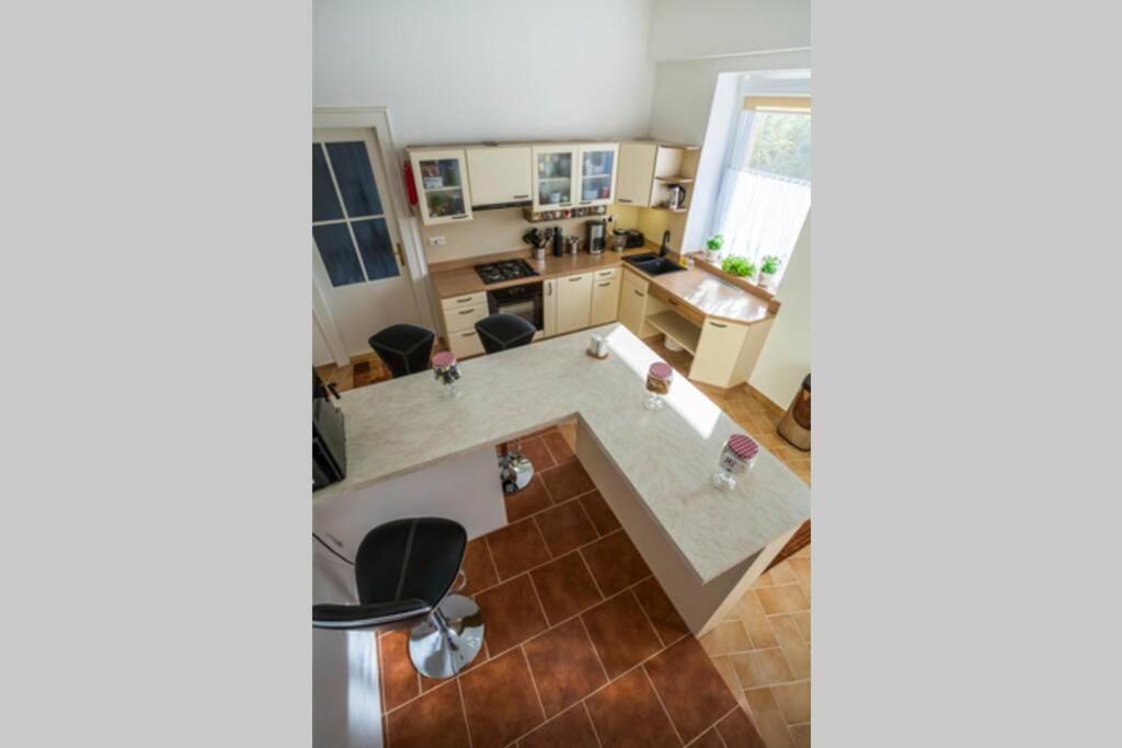 Luxury Air-Conditioned Family Apartment Spitalska Old Town Pressburg Exterior foto
