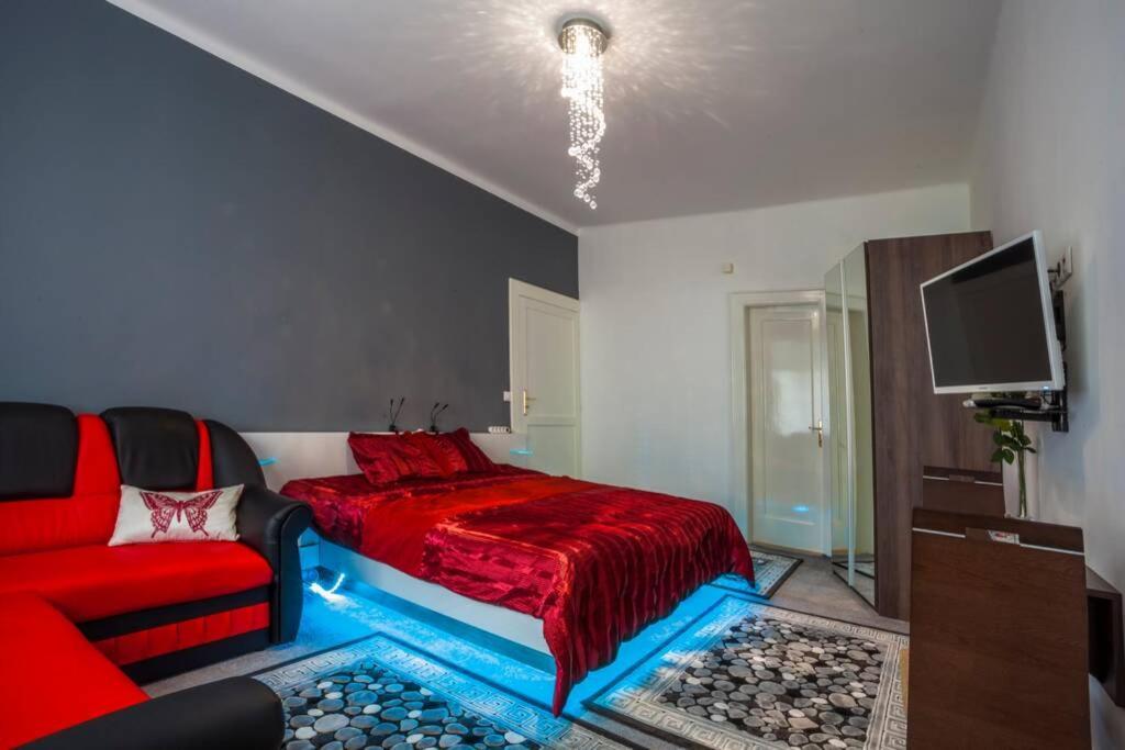 Luxury Air-Conditioned Family Apartment Spitalska Old Town Pressburg Exterior foto