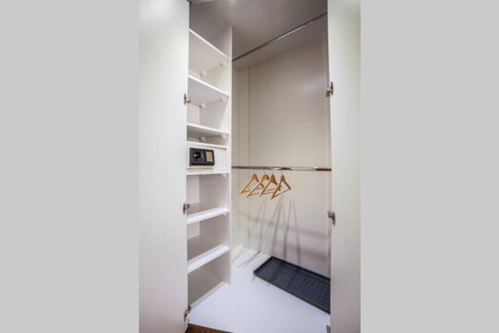 Luxury Air-Conditioned Family Apartment Spitalska Old Town Pressburg Exterior foto