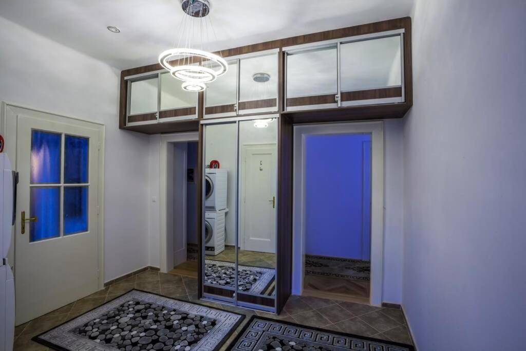 Luxury Air-Conditioned Family Apartment Spitalska Old Town Pressburg Exterior foto