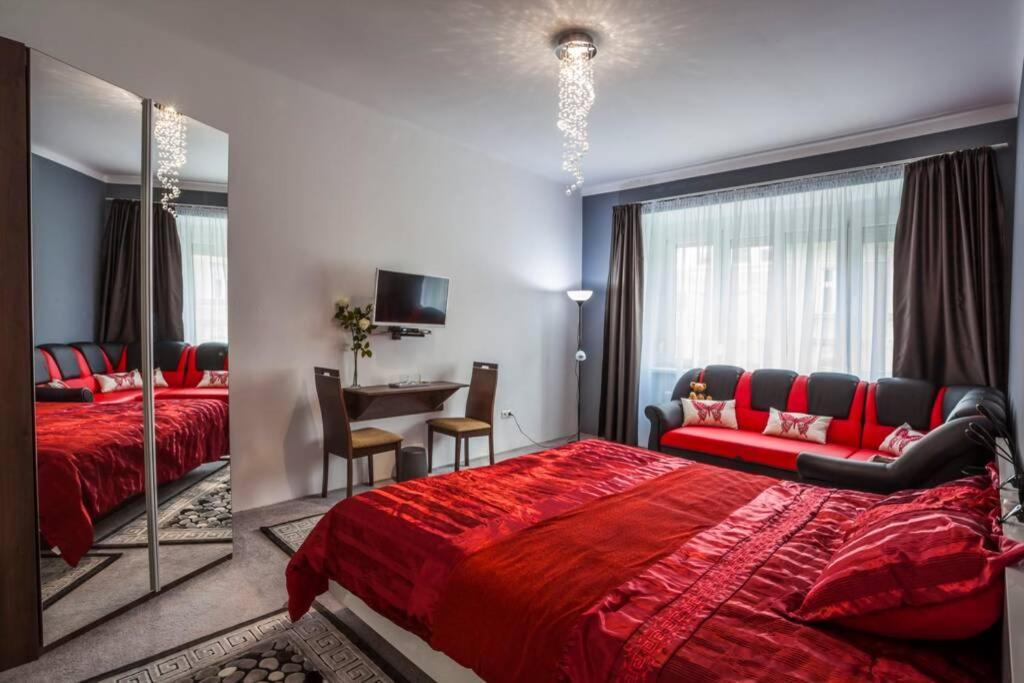 Luxury Air-Conditioned Family Apartment Spitalska Old Town Pressburg Exterior foto