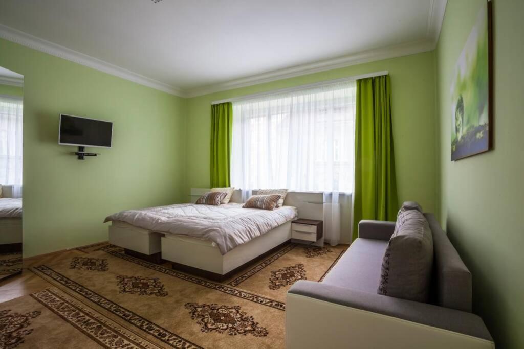 Luxury Air-Conditioned Family Apartment Spitalska Old Town Pressburg Exterior foto