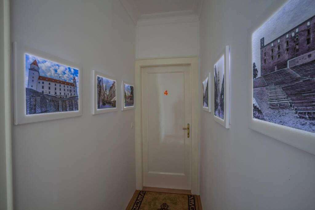 Luxury Air-Conditioned Family Apartment Spitalska Old Town Pressburg Exterior foto
