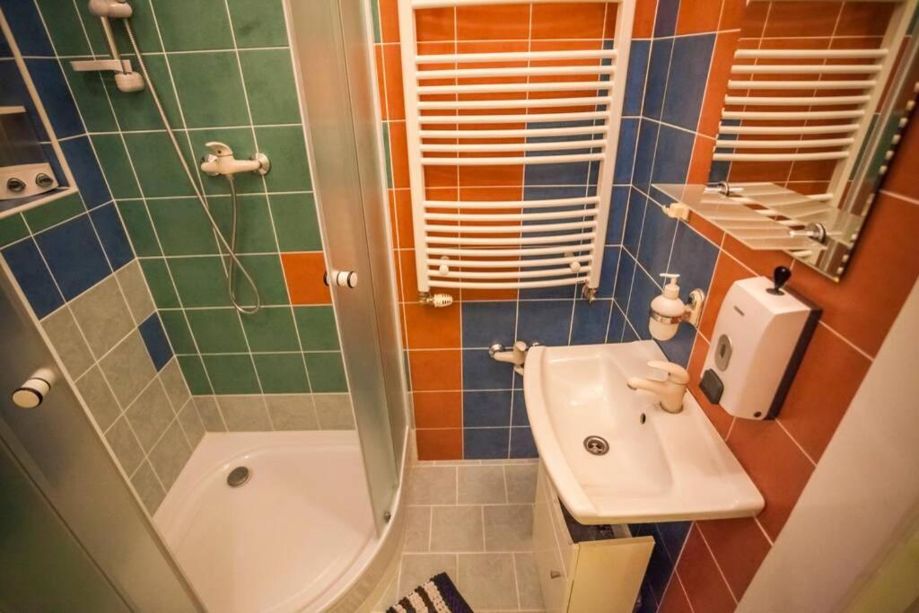Luxury Air-Conditioned Family Apartment Spitalska Old Town Pressburg Exterior foto